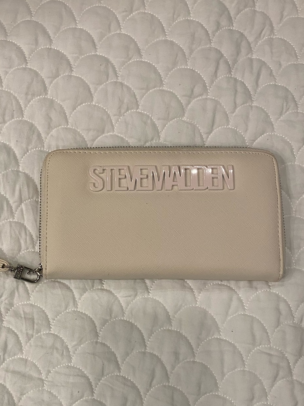 Steve Madden Cream Zip Around Wallet Wristlet